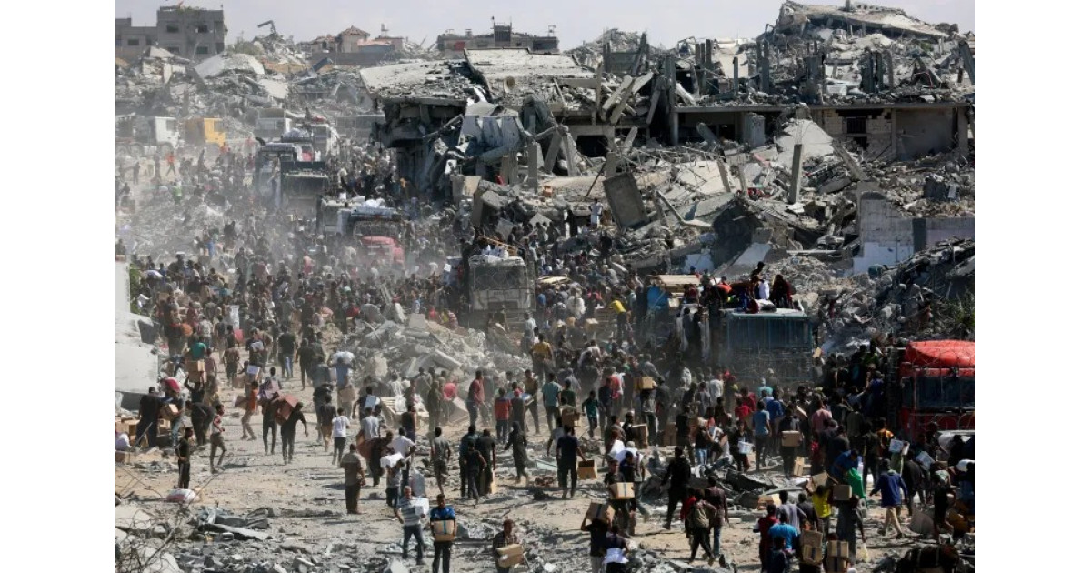 गाज़ा में शांति का आगाज़! मिडिल ईस्ट रवाना हुए ट्रंप, बंधकों की रिहाई पर दुनिया भर की नज़र