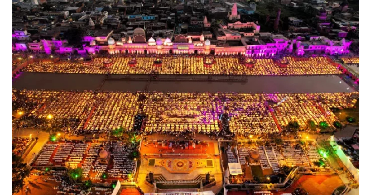 अयोध्या में सरयू घाट पर 26 लाख दीयों से जगमगाया दीपोत्सव, 2128 श्रद्धालुओं ने एक साथ की महाआरती, बने दो गिनीज वर्ल्ड रिकॉर्ड