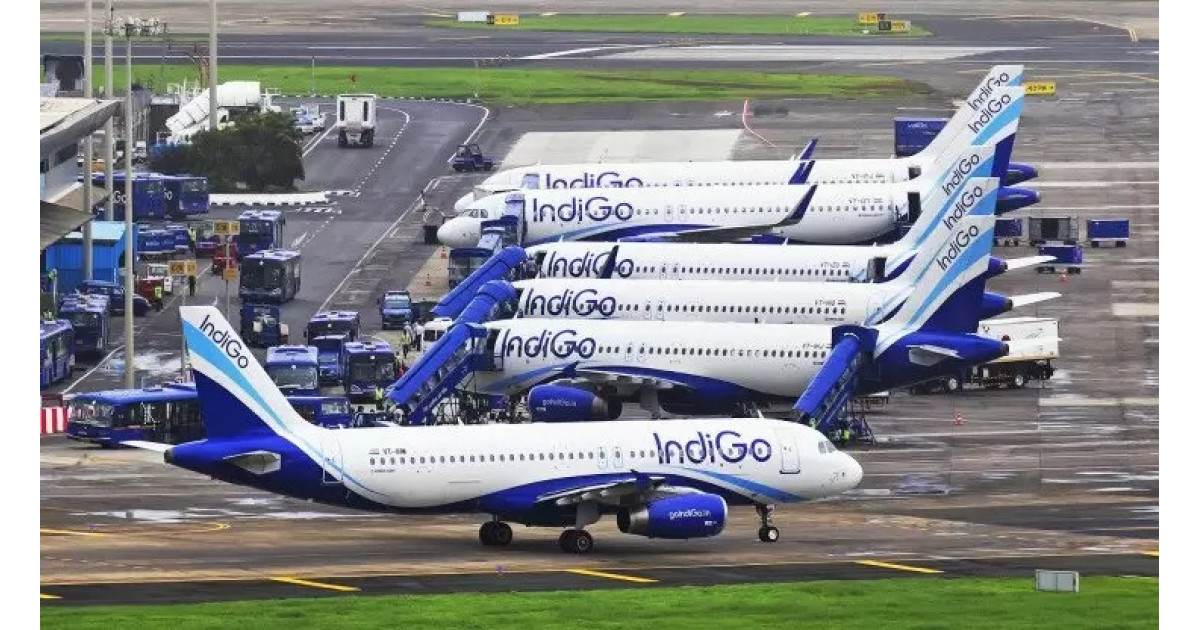 स्टाफ की भारी कमी से इंडिगो की 300 फ्लाइट्स रद्द; जयपुर, इंदौर और दिल्ली में हजारों यात्री परेशान, पुणे में 8 घंटे की देरी से 3 यात्री बेहोश