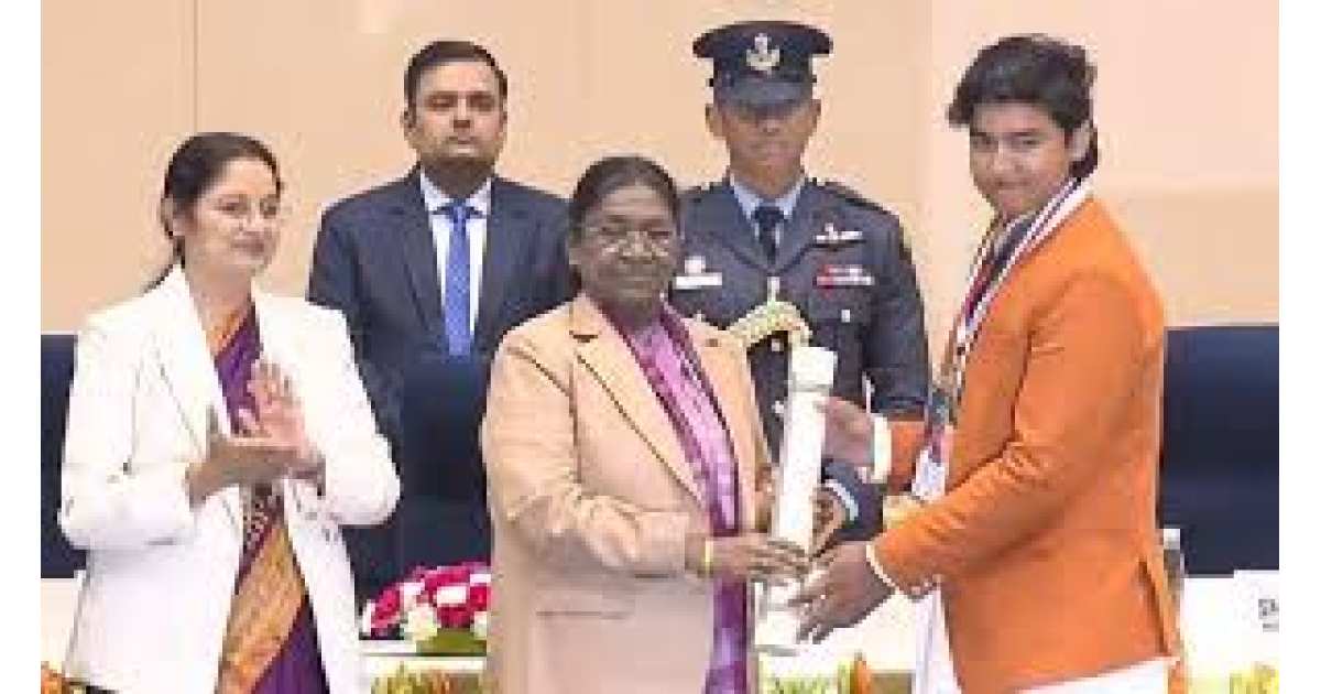 14 साल के वैभव सूर्यवंशी ने रचा इतिहास, समस्तीपुर का नाम रोशन; राष्ट्रपति द्रौपदी मुर्मू से मिला राष्ट्रीय सम्मान