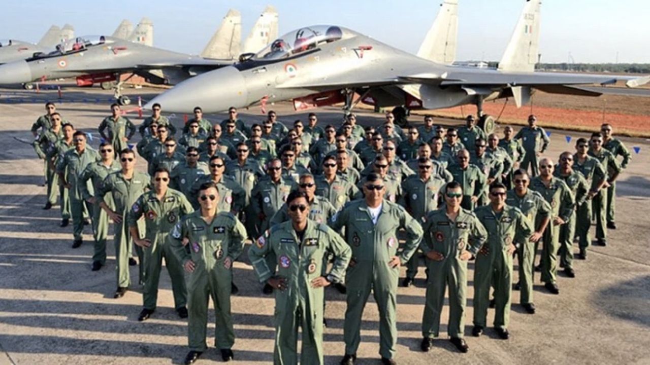 भारत ने वायुसेना रैंकिंग में चीन को पछाड़ा: रणनीतिक क्षमता, टेक्नोलॉजी और ट्रेनिंग बनी सफलता की कुंजी