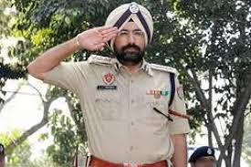 सनसनीखेज़ घटना: पंजाब के पूर्व IG ने खुद को मारी गोली, अस्पताल में जिंदगी–मौत की जंग; 12 पेज के सुसाइड नोट में ₹8 करोड़ के ऑनलाइन फ्रॉड का खुलासा