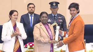 14 साल के वैभव सूर्यवंशी ने रचा इतिहास, समस्तीपुर का नाम रोशन; राष्ट्रपति द्रौपदी मुर्मू से मिला राष्ट्रीय सम्मान