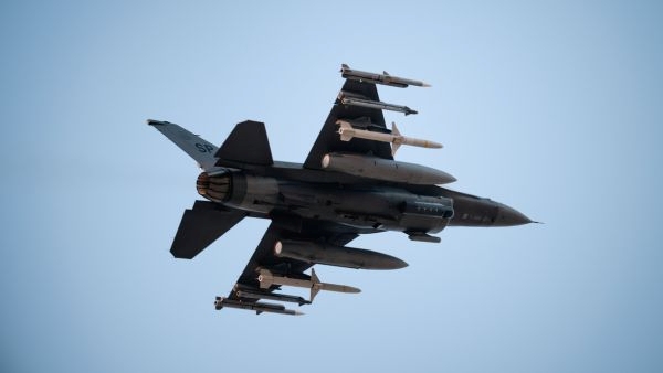 रोमांचक रेस्क्यू ऑपरेशन: दुश्मन की धरती से अमेरिका ने अपने दो एयरमैन को सुरक्षित निकाला, स्पेशल फोर्स की साहसी कार्रवाई