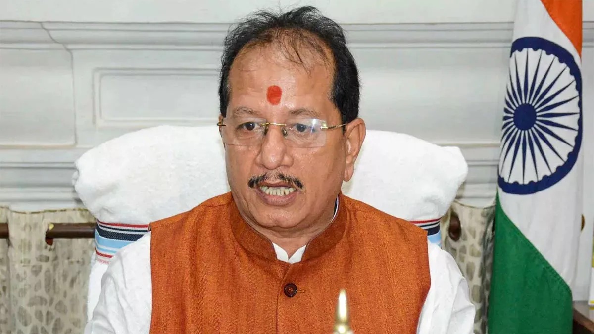 बिहार की सियासत में नई हलचल: सीएम की रेस पर तेज़ हुई चर्चा, डिप्टी सीएम विजय सिन्हा ने &lsquo;बड़े भाई&rsquo; को लेकर तोड़ी चुप्पी
